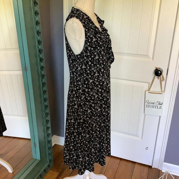 Chic Floral Print Black Dress - Picture 3 of 7